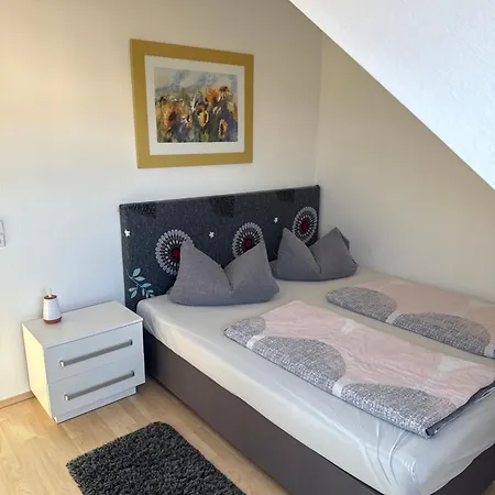 Apartament Kuschelige Dachgeschosswohnung Am Clarapark Lipsk