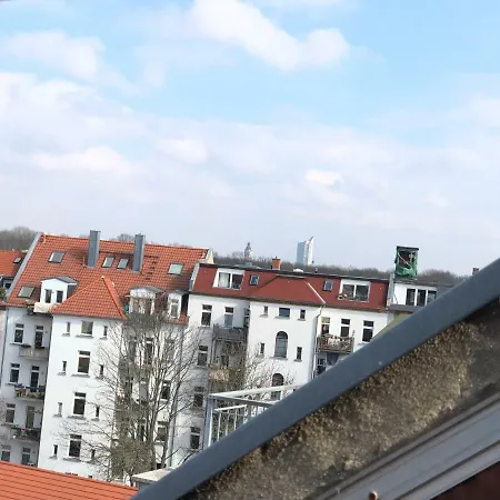 Kuschelige Dachgeschosswohnung Am Clarapark Апартаменты *