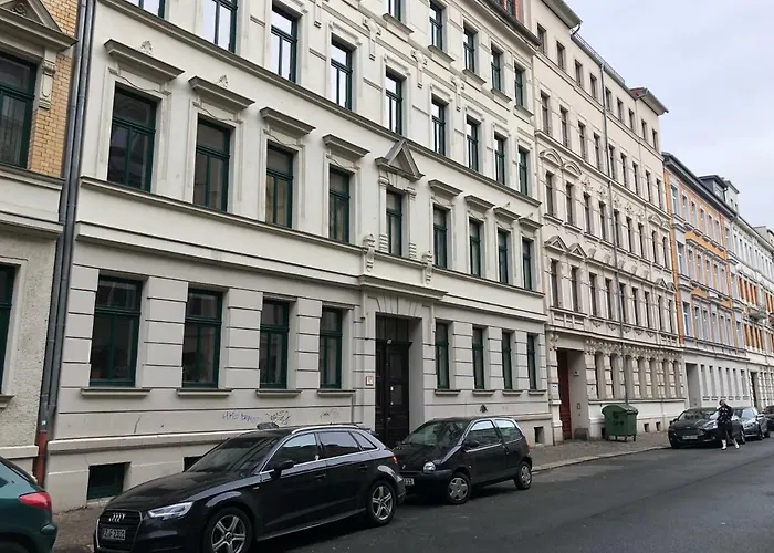 Kuschelige Dachgeschosswohnung Am Clarapark Апартаменты *