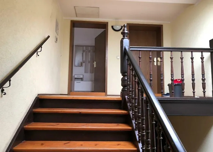 Kuschelige Dachgeschosswohnung Am Clarapark Апартаменты Лейпциг