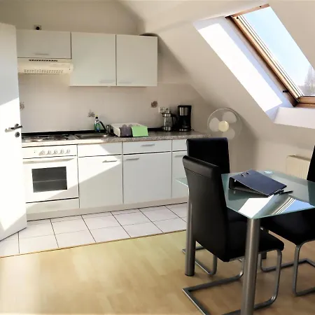 Kuschelige Dachgeschosswohnung Am Clarapark Leipzig