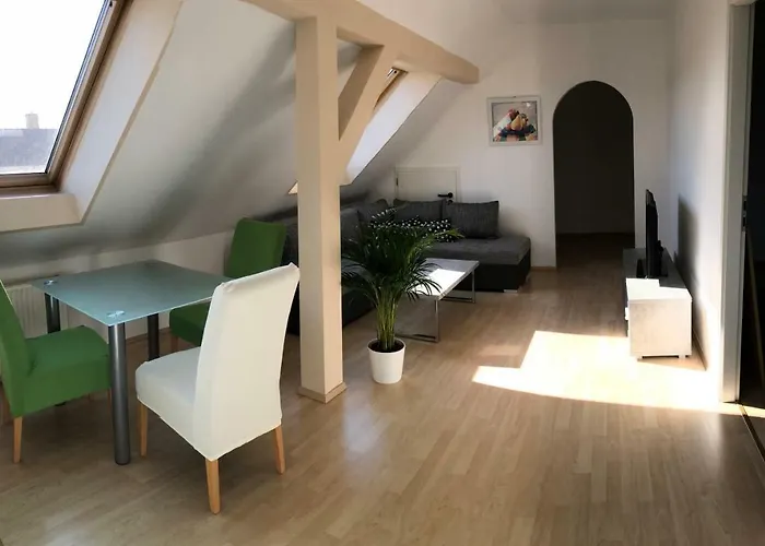 Kuschelige Dachgeschosswohnung Am Clarapark